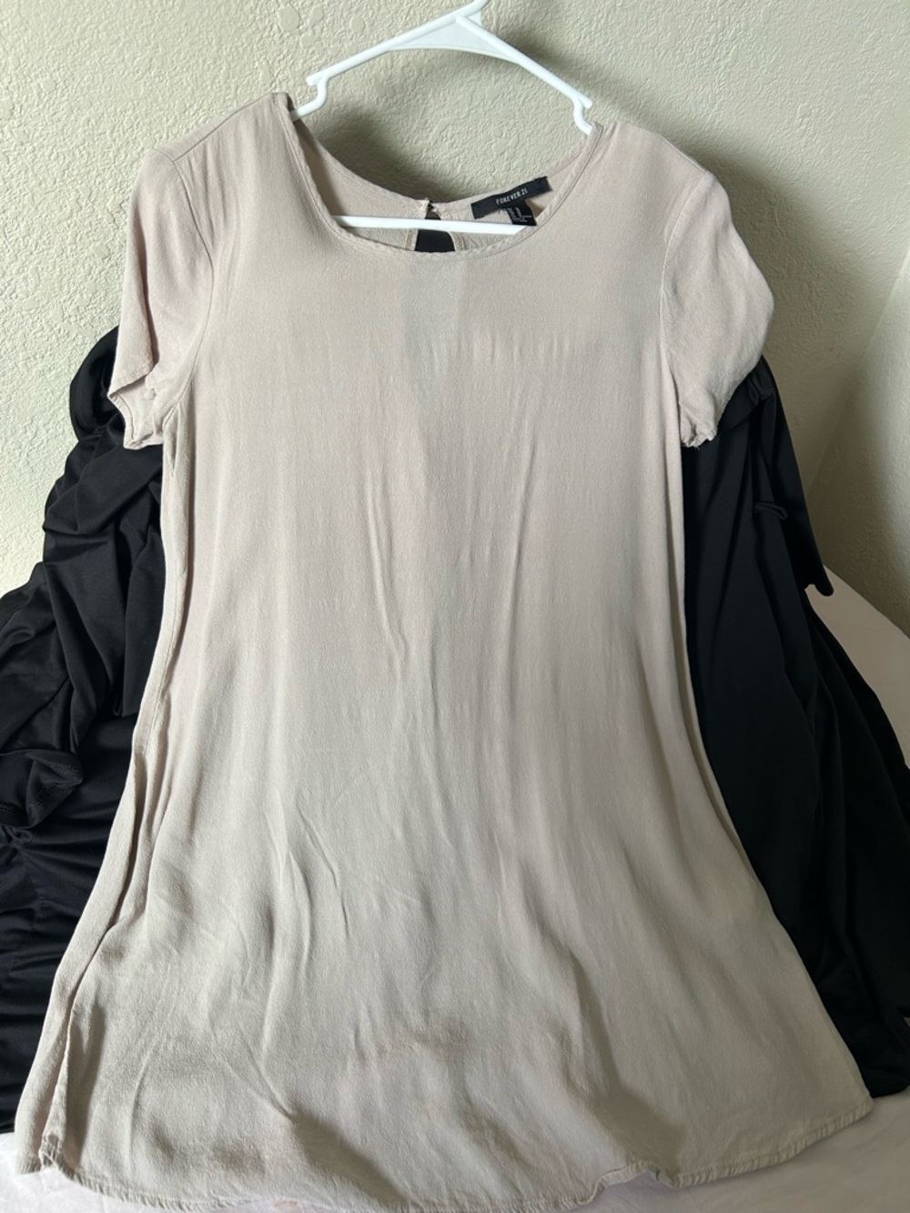 Forever 21 Taupe Short Sleeve Shift Dress